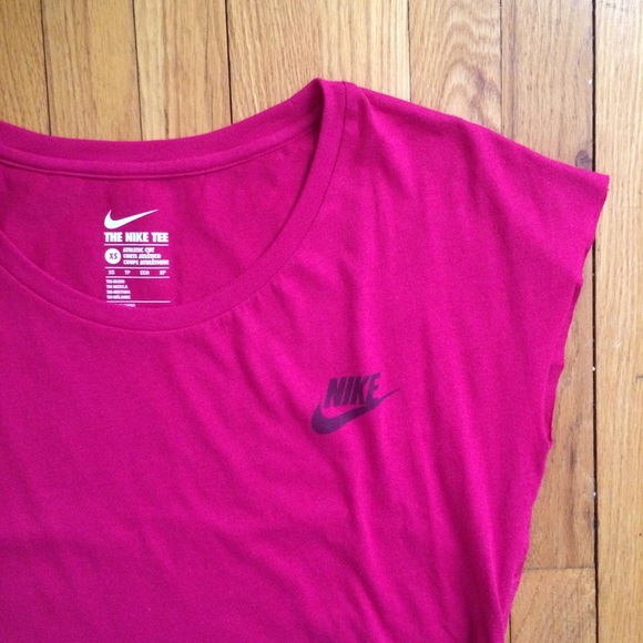 NWOT The Nike Tee PINK waxed snakeskin - Picture 4 of 7